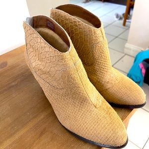 Longhair Charlotte style Ugg’s